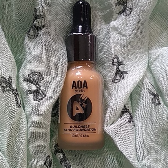 AOA studio buildable satin foundation natural beig - Picture 1 of 2